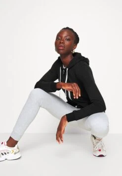 Sweater Met Rits - Black -Even-Odd Winkel 00e78f3dfea34643828768fce0a3f273