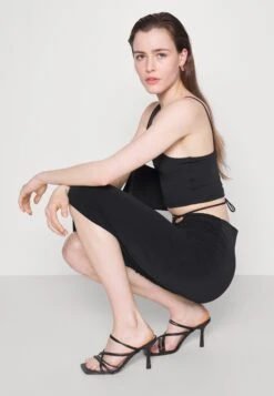 A-Lijn Rok - Black 12 A-Lijn Rok - Black -Even-Odd Winkel 0c617f9bd58f4e7293cd5eee8ec5296b