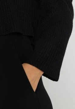 Even&Odd Cropped Jumper - Trui - Black -Even-Odd Winkel 10716b29e3fd4dcd813ae28c5b6486e3