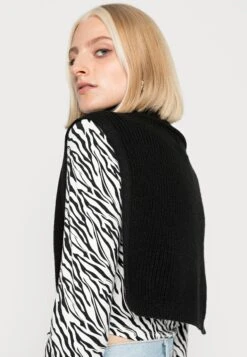 Even&Odd Poncho - Black -Even-Odd Winkel 17090c0bb5084c96890221000815ab11