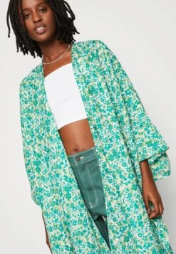 Even&Odd Lichte Jas - Green 11 Even&Odd Lichte Jas - Green -Even-Odd Winkel 1c79c1209dab42e2bd78110baccf0183