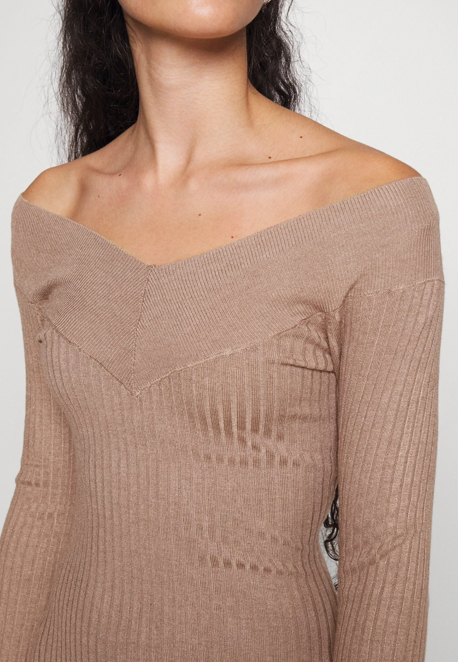 V Ausschnitt Ripp Mini Bodycon Strickkleid - Etui-Jurk - Taupe 9 V Ausschnitt Ripp Mini Bodycon Strickkleid - Etui-Jurk - Taupe - Afbeelding 7