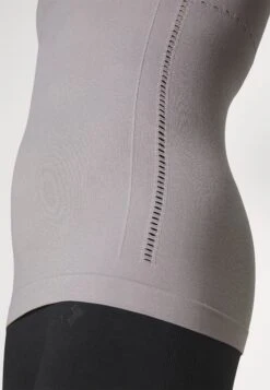 Top - Grey 13 Top - Grey -Even-Odd Winkel 2c9ad271038f4c92869a784c1d53cc16