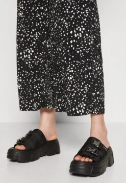 Even&Odd Jumpsuit - Black/White 13 Even&Odd Jumpsuit - Black/White -Even-Odd Winkel 4cc010655eb541c2a3f6be04998389fe