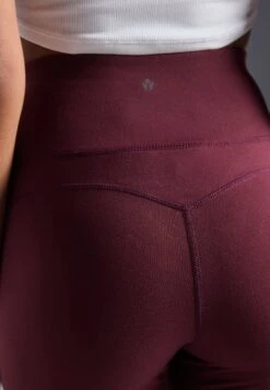 HIGH RISE CYCLING SHORTS OVERLAP V WAISTBAND - Tights - Bordeaux -Even-Odd Winkel 5ca62818ea1a44e990002345489b79b0