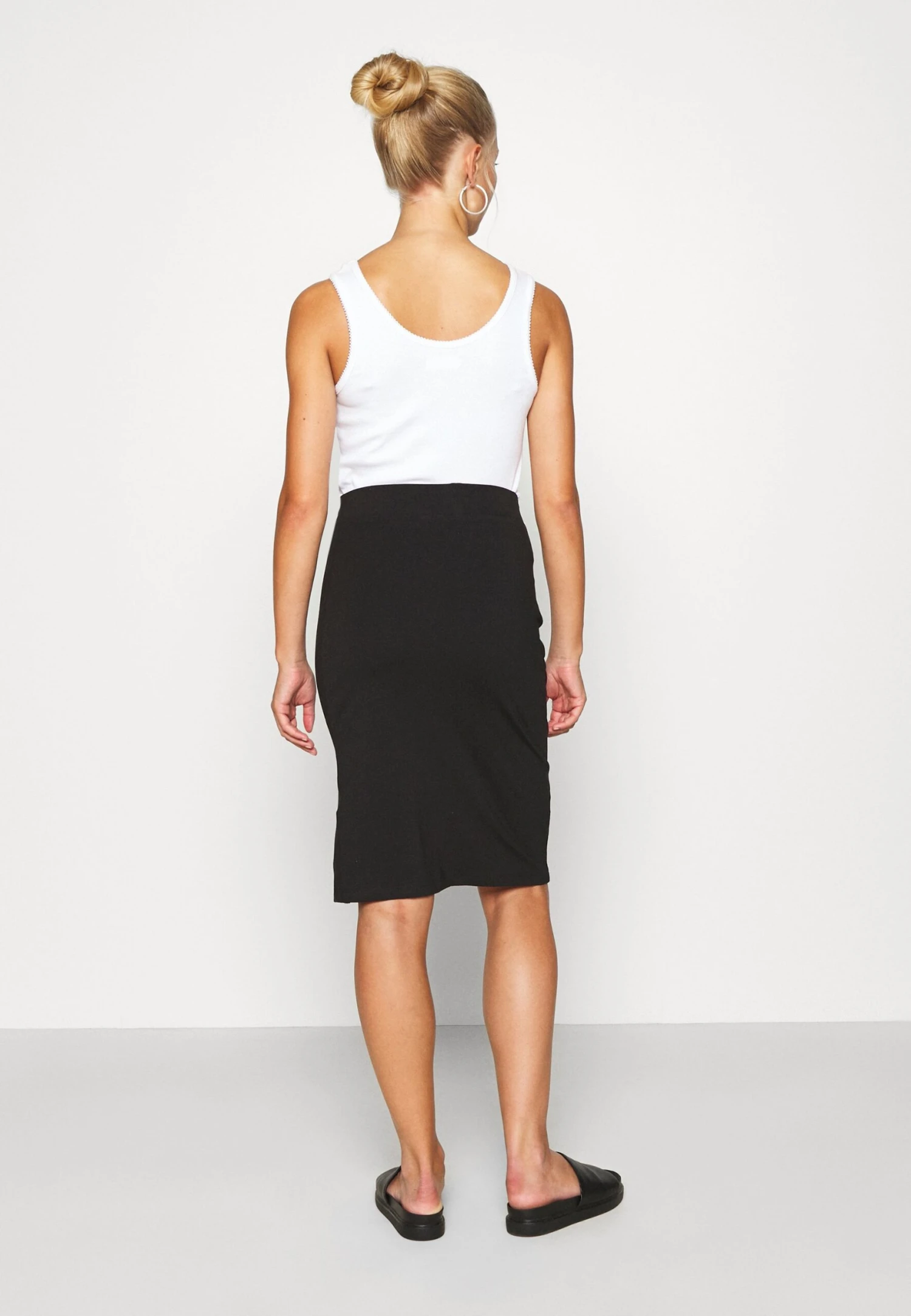 Even&Odd Basic - Midi Skirt With Slit - Kokerrok - Black 5 Even&Odd Basic - Midi Skirt With Slit - Kokerrok - Black - Afbeelding 3