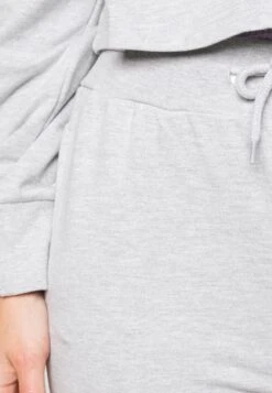 Set - Trainingspak -Mottled Light Grey 15 Set - Trainingspak -Mottled Light Grey -Even-Odd Winkel 70e20a5db9a5411c91c5fa59c6109701