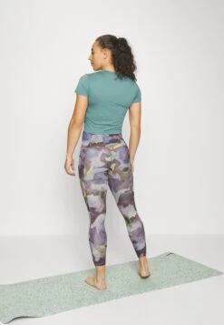 T-Shirt Basic - Blue-Grey -Even-Odd Winkel 778b539c960c4f73b704a1f15d33071e