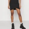 Even&Odd Asymetric Overlap Wrap Mini High Waisted Skirt - Kokerrok - Black 1 Even&Odd Asymetric Overlap Wrap Mini High Waisted Skirt - Kokerrok - Black -Even-Odd Winkel 8e0d968390bc4157829c4828e4bfa0ac