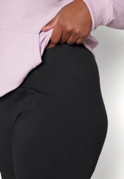 Shorts - Black 13 Shorts - Black -Even-Odd Winkel 8f1cb94e9e1b45c9b27e631544df98d0