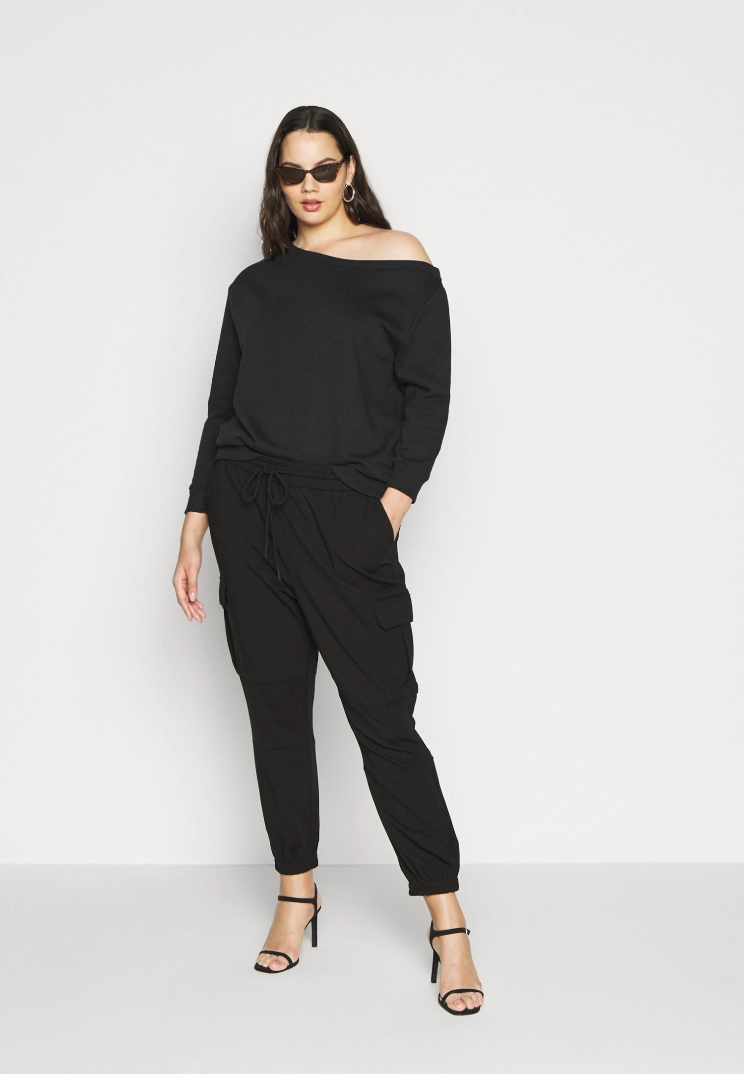 Sweater - Black 4 Sweater - Black - Afbeelding 2