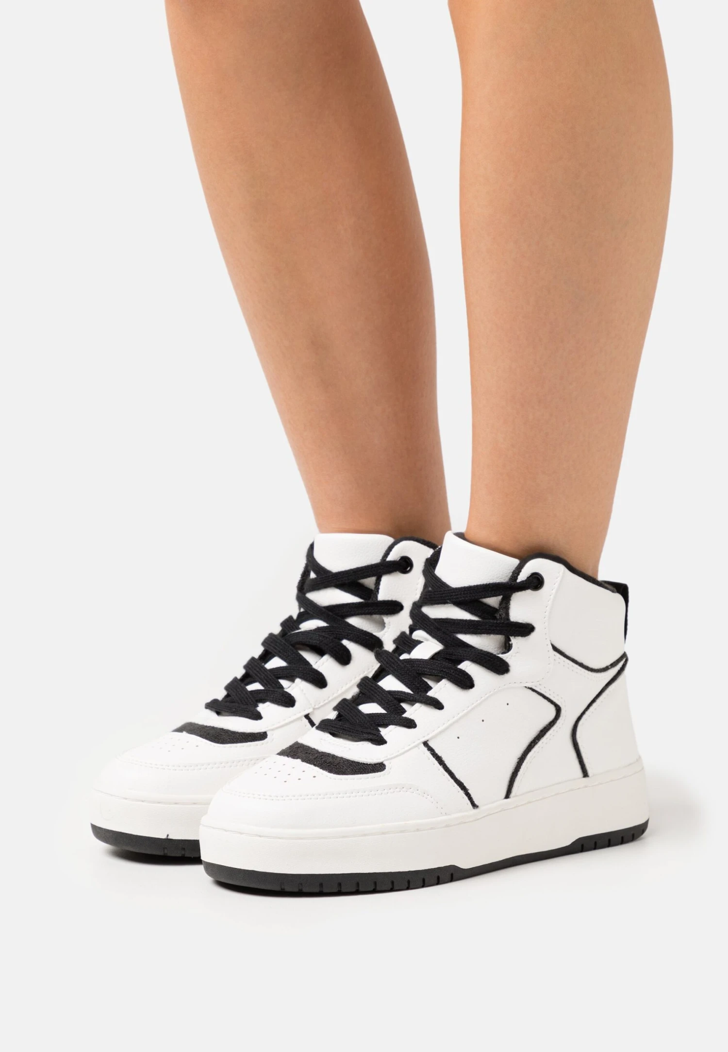 Even&Odd Sneakers Hoog - White/Black 3 Even&Odd Sneakers Hoog - White/Black