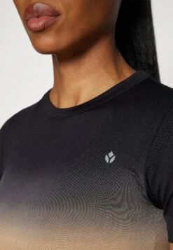 SEAMLESS PRINTED T-SHIRT - T-shirt Print - Light Brown/black -Even-Odd Winkel 978811a8f0b04aa6b0dfcd38afc78d2d