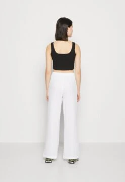 Even&Odd Top - Black/Black 10 Even&Odd Top - Black/Black -Even-Odd Winkel 9f5ff985d3a24b63bfa38c2dad46b8a3