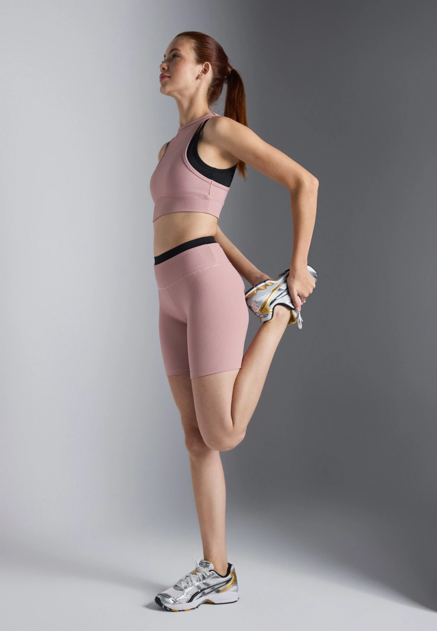 MID RISE CYCLING SHORTS WITH CONTRAST DOUBLE WAISTBAND - Tights - Mauve 4 MID RISE CYCLING SHORTS WITH CONTRAST DOUBLE WAISTBAND - Tights - Mauve - Afbeelding 2