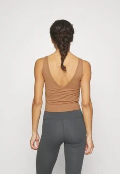 Top - Light Brown -Even-Odd Winkel a24f826cc0b14224b4697651ffd3e08e