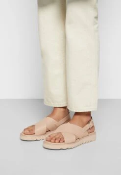 Even&Odd Sandalen Met Plateauzool - Beige -Even-Odd Winkel b435e7e9bd21485fabd41f4a08e6ecb9