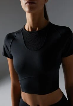 CROPPED SPORTS T SHIRT - T-shirt Basic - Black -Even-Odd Winkel d0dad682c9e746219e308d918704f324