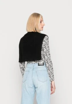 Even&Odd Poncho - Black -Even-Odd Winkel d192a8b4770a4497adec6047a907f41a