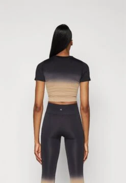 SEAMLESS PRINTED T-SHIRT - T-shirt Print - Light Brown/black -Even-Odd Winkel d5ae83b5255d4a748983b85891d81938