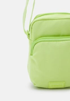 Even&Odd Schoudertas - Green -Even-Odd Winkel d87d342ab3b6487cb3cb60982b62e80f