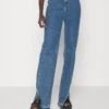 Straight Leg Jeans - Light Blue Denim -Even-Odd Winkel dcbd99114b004bf291b90bd82abf272b