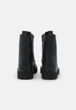 Veterboots - Black -Even-Odd Winkel e410ba32bcfc4bff9370a4486cea04a9