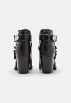 Even&Odd Korte Laarzen - Black -Even-Odd Winkel e7c37f4c07aa42fcb2ba4eada014f231