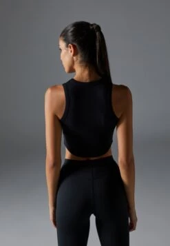 CROPPED SLEEVELESS TOP WITH CURVED HEM - Top - Black -Even-Odd Winkel f1a0633b3b80443e901486b1d7e792c8