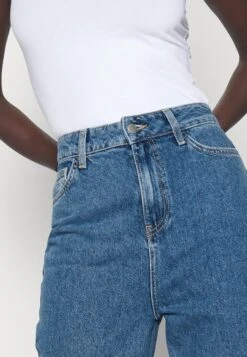 Straight Leg Jeans - Light Blue Denim -Even-Odd Winkel f1e943aca7754b3fb6eca5026c0aa1c3