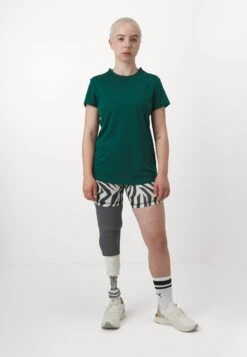ADAPTIVE SPORTS T-SHIRT WITH OPENING - Sport T-shirt - Dark Green -Even-Odd Winkel f28896a6044d420e8f98acf73293fa7c