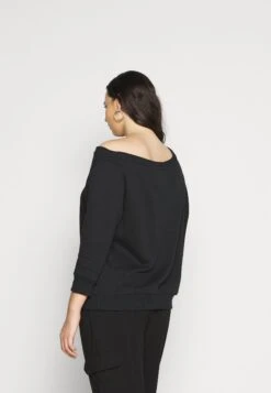 Sweater - Black 10 Sweater - Black -Even-Odd Winkel fb6b8aee2a3d4da9b29bfb993cdab86b